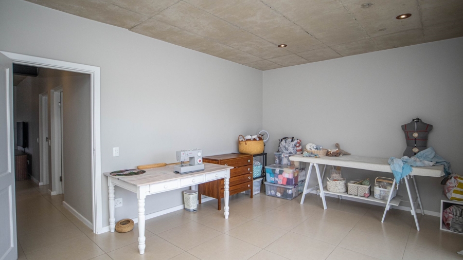 5 Bedroom Property for Sale in The Coves North West